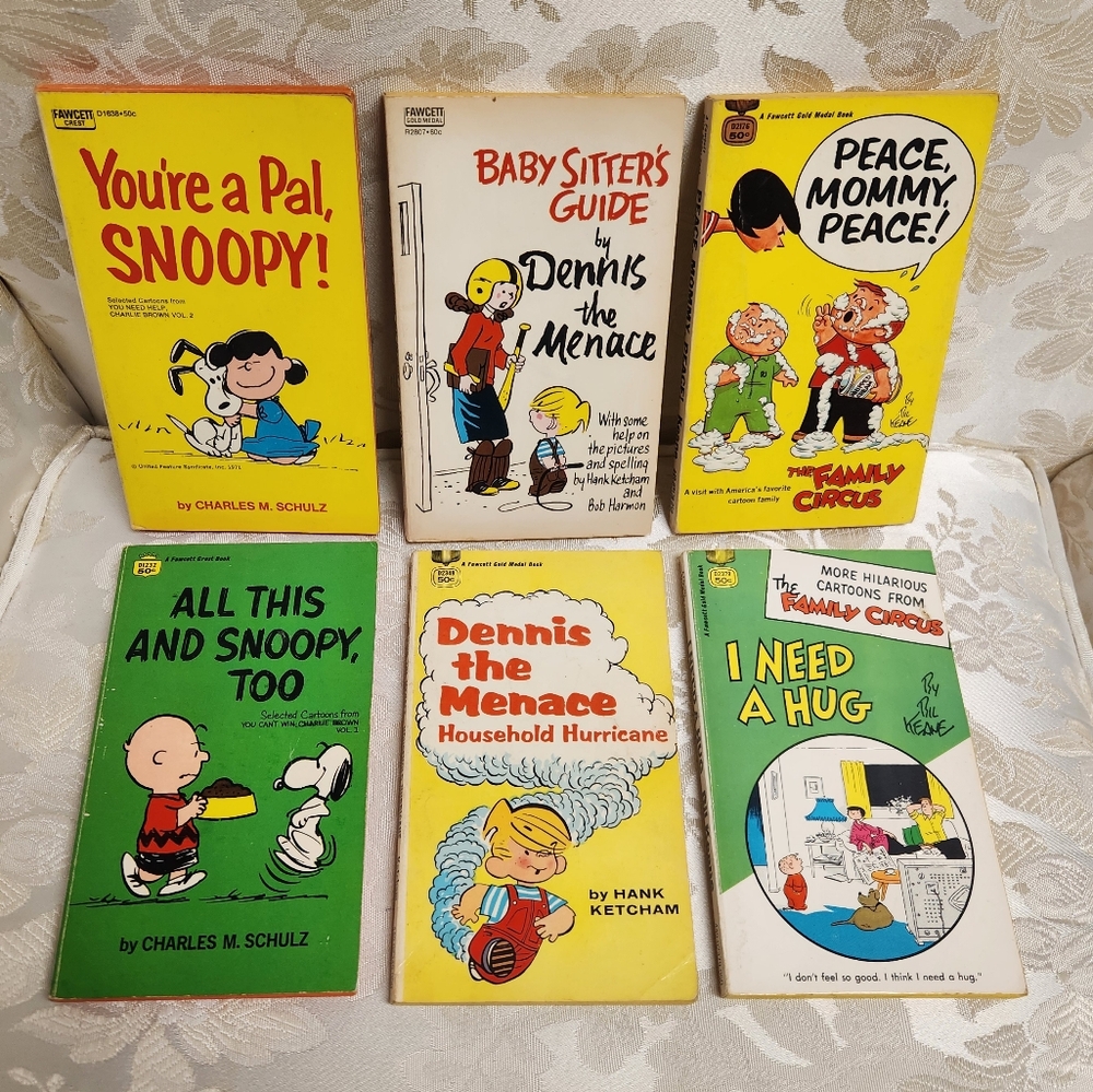 VTG Lot of 6 Snoopy Dennis The Menace & Family Circus Paperback Books 60s 70s